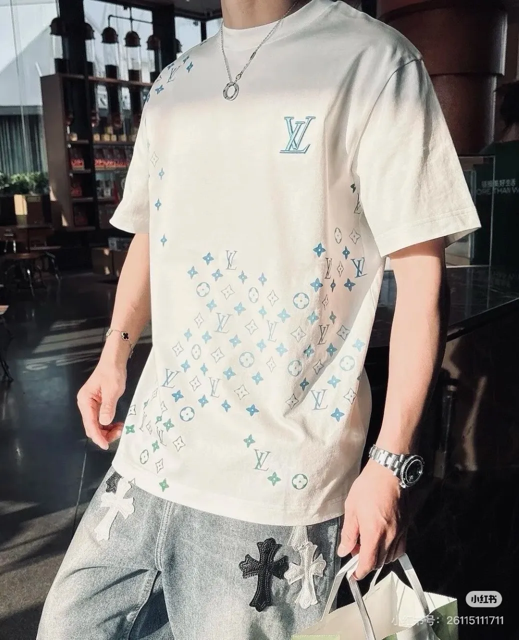 Louis Vuitton/ LV